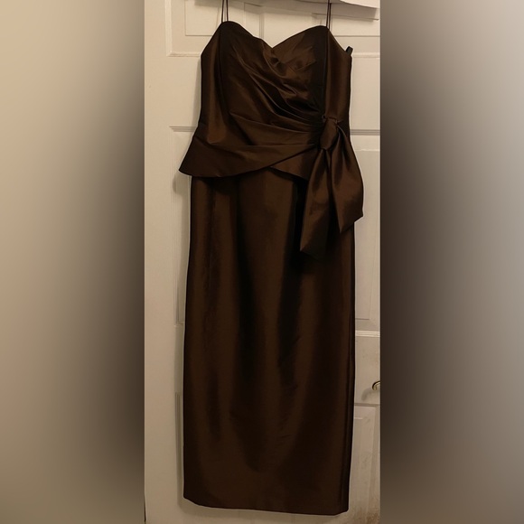 Cameron Blake by Mon Cheri size 12
100% polyester shimmery brown - Picture 3 of 4